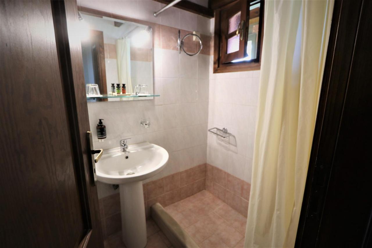 Vateri Límni Exterior foto